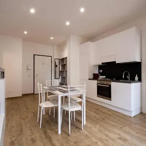 Appartamento Salotti 15, Roma